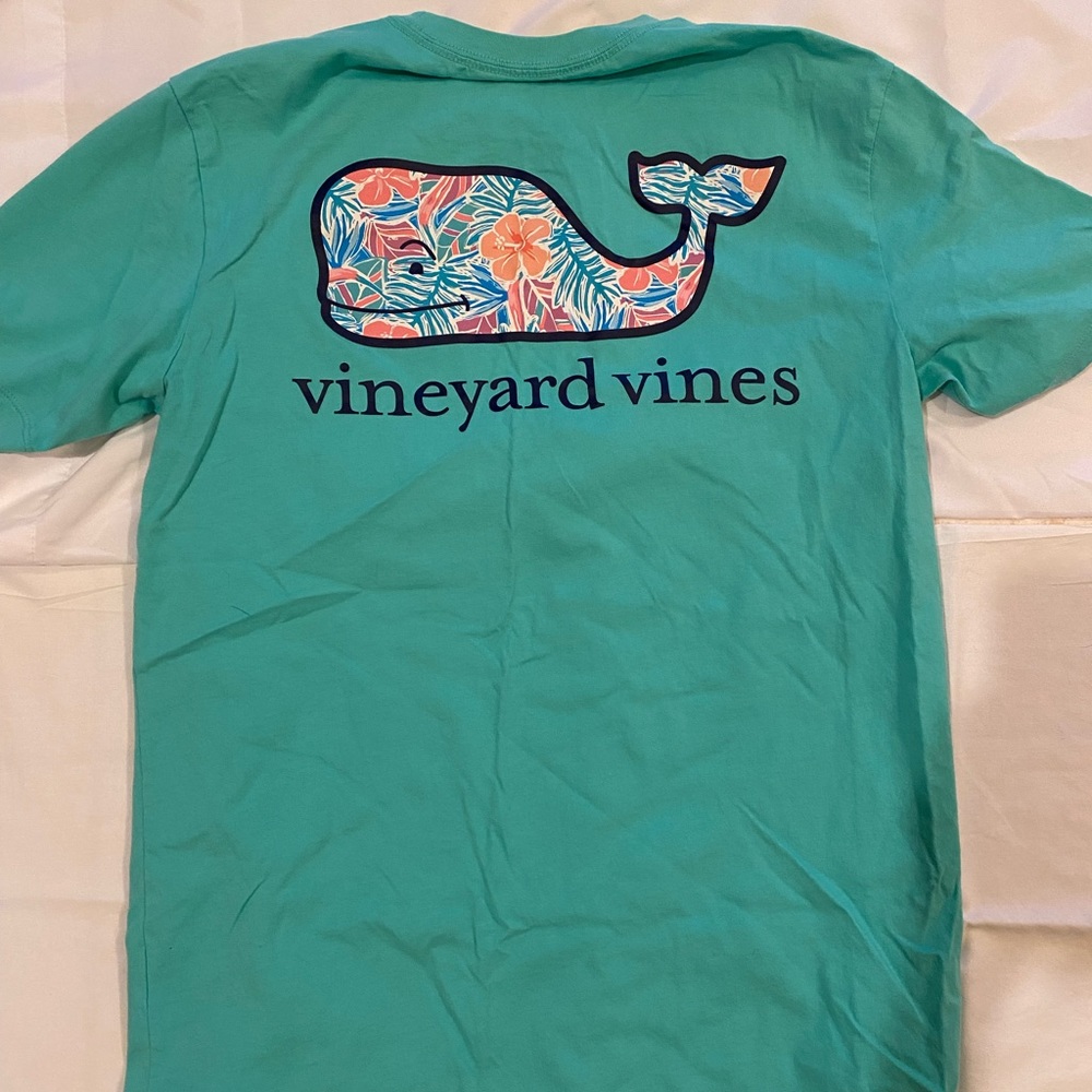 Unisex vineyard vines tropical whale t-shirt